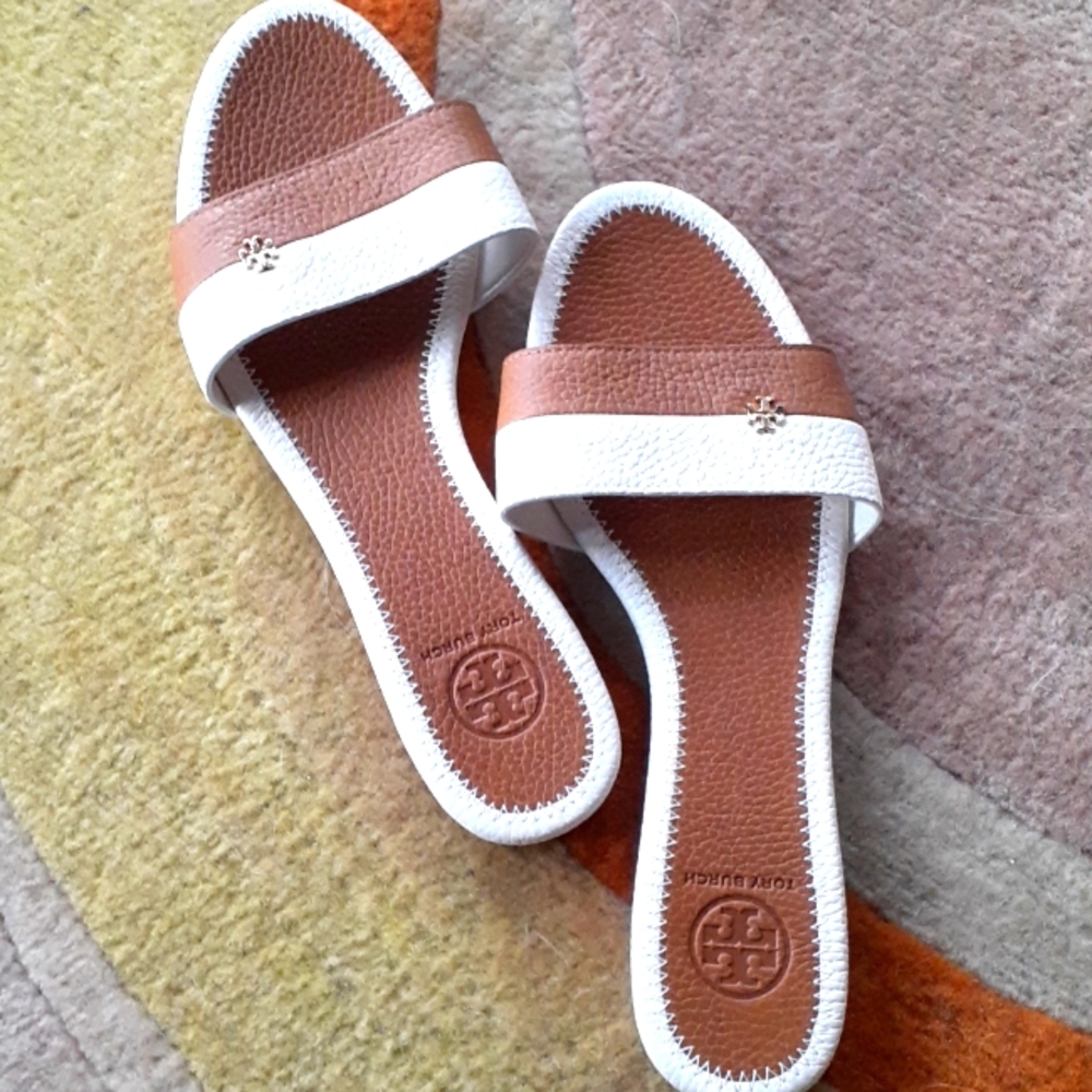 Tory Burch slides! Size 8. Beige and cream. New!